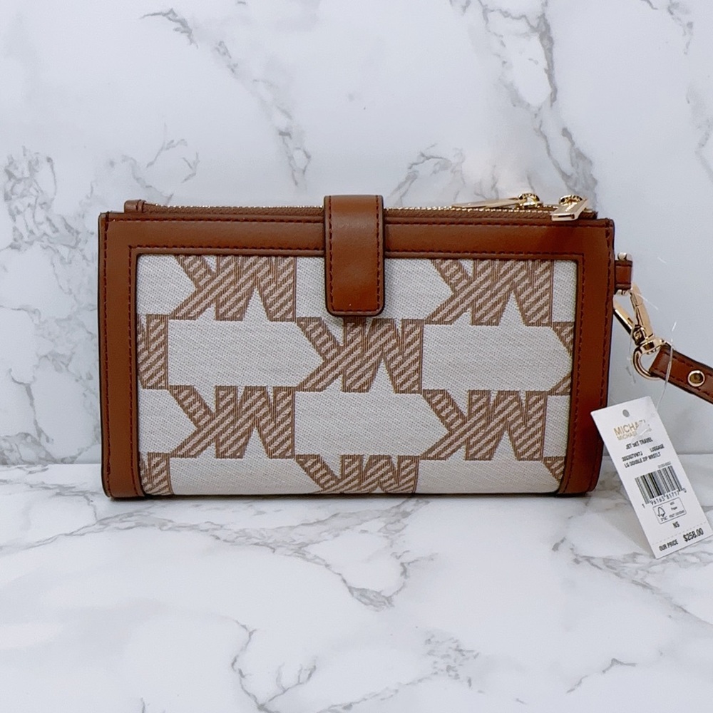 Michael Kors wallet - Picture 4 of 8
